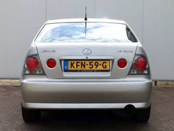 Lexus IS